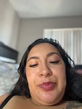 Czat XXX na żywo – latina_curvy22