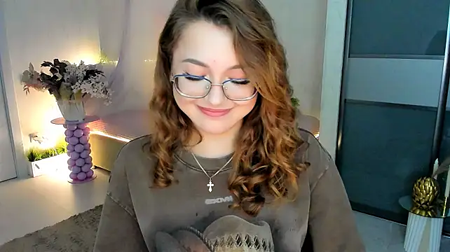 SereneFlame Chat XXX live
