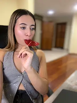 Chat +18 de kloe__t18 ao vivo