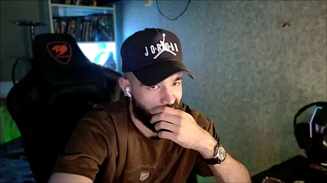 צ'אט XXX בשידור חי של _Serious_Man