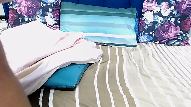 HotSmallTits Chat XXX live