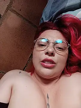 madelaine-'s Live Chat Room