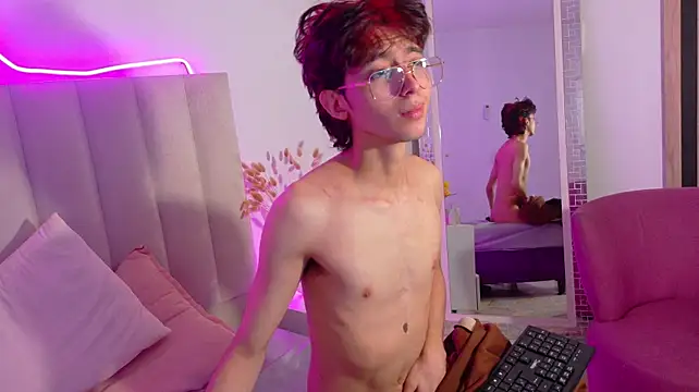 Twink_Sebas7 Webcam show