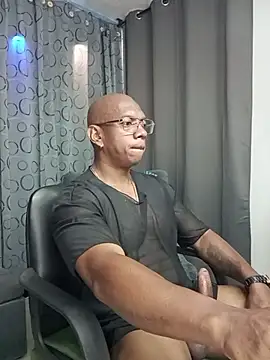 دردشة Tom_MillerX الجنسية المباشرة