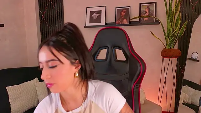 EmmyEvans1 Chat XXX live