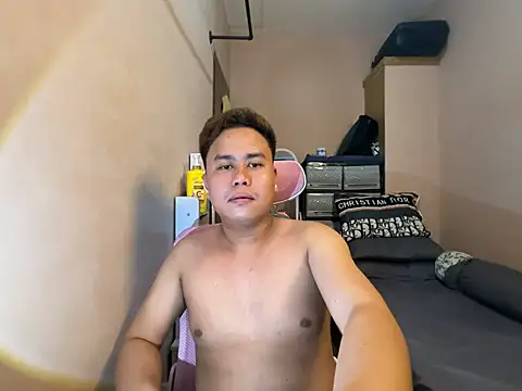 MHART-12's Live XXX Chat