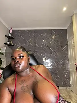 Chat +18 de Honeycoco0211 ao vivo