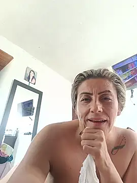 maynor_1998's Live XXX Chat