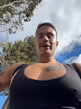 DOMINICKVEGAS77 Live XXX Chat