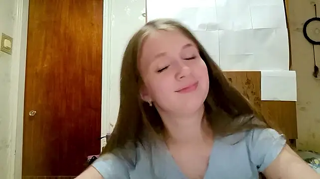 CecilleSollors Adlı Modelin Canlı XXX Sohbeti