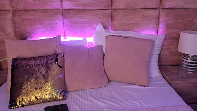 Chat +18 de NinaHille ao vivo