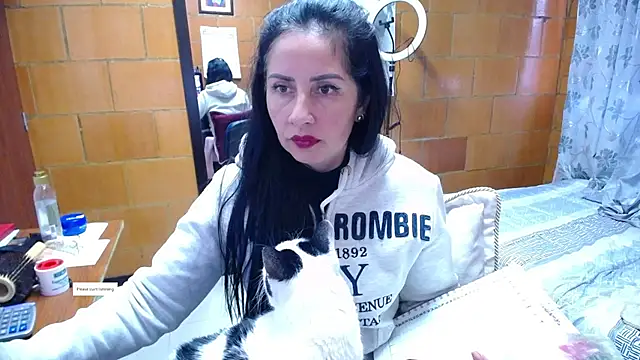 charlote_temple Chat XXX live