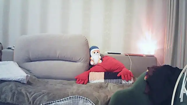 MoodieMira Chat XXX live