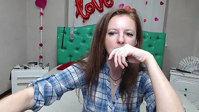 XXX chat uživo modela MeganPirs