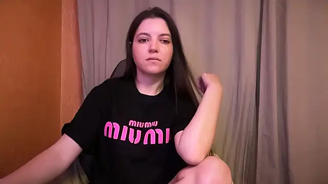 XXX chat uživo modela Mila_Mood