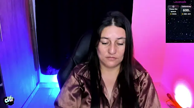 Saskyaa Chat XXX live