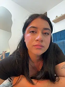 KallyMyller1 Adlı Modelin Canlı XXX Sohbeti