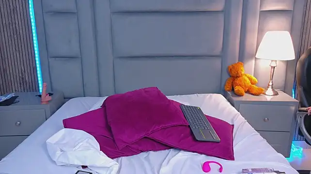 LaylaaDoll Adlı Modelin Canlı XXX Sohbeti