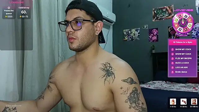 Show modela IkerNahum na web-kameri