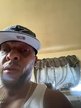 Chat +18 de DiggyBurns83 ao vivo