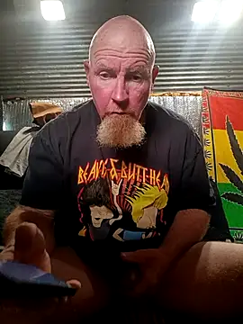 צ'אט XXX בשידו ר חי של Redhitcher