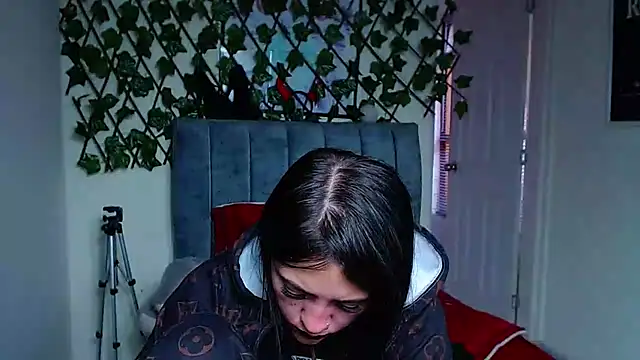 Violettasquirt's Live Chat Room
