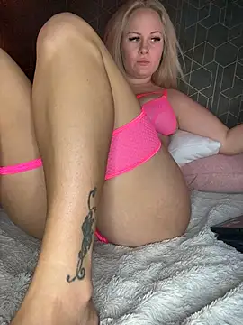 Velvetnoir21 élő XXX-chatje