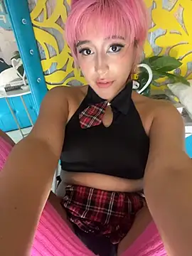 LiliSakuraXXXのライブXXXチャット
