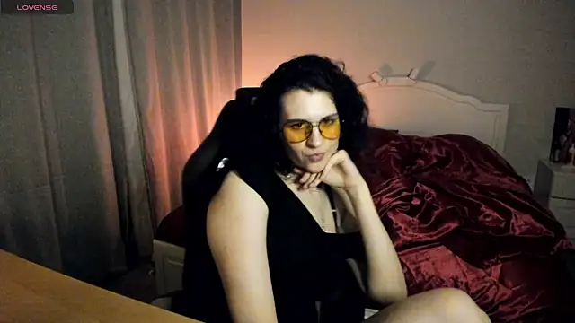 AmeliaInAmber Adlı Modelin Canlı XXX Sohbeti