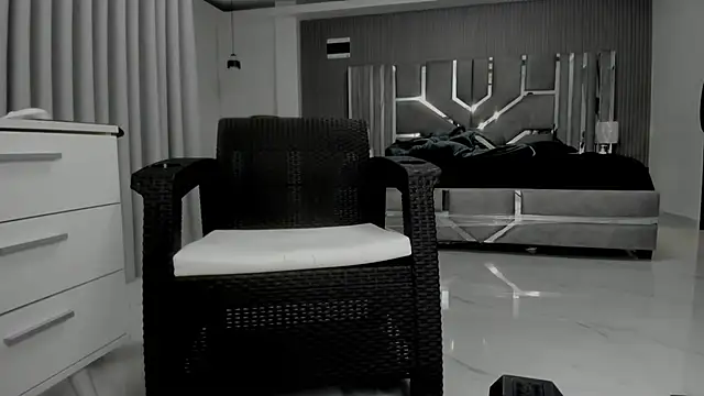Chat XXX Live master_leather