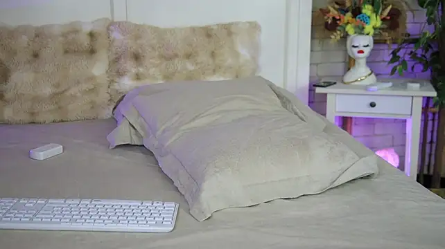 EmillyBronte Chat XXX live