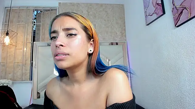Criisstal_Raveen Adlı Modelin Canlı XXX Sohbeti