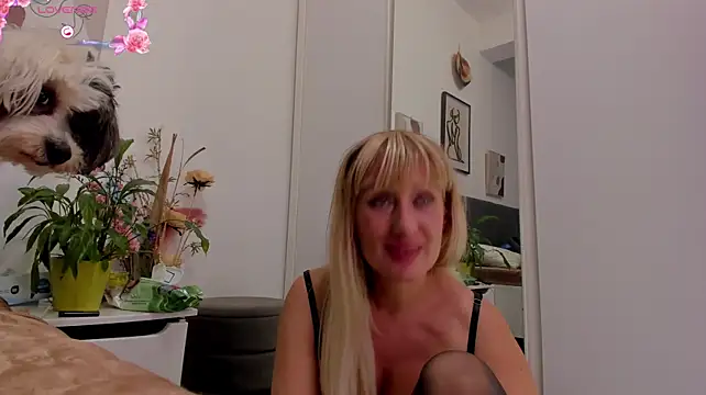 Almatoys Adlı Modelin Canlı XXX Sohbeti