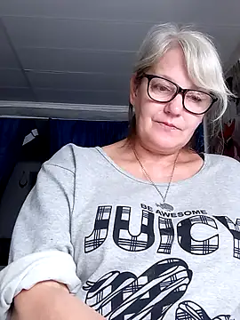 irinamaux Chat XXX live