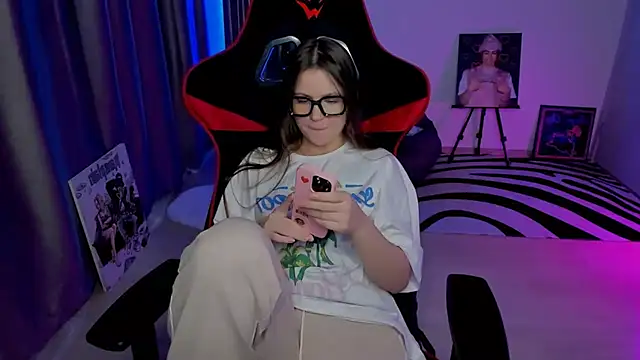 VibeRoxyn Live XXX chat