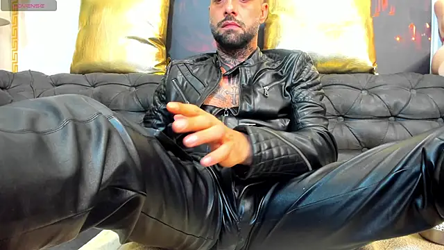 دردشة TommyDum الجنسية المباشرة