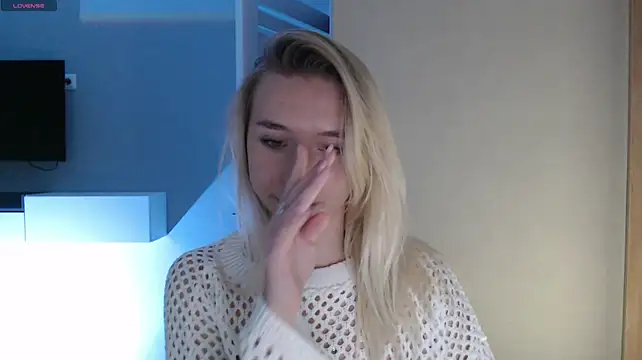 Emily_Hartt Chat XXX live