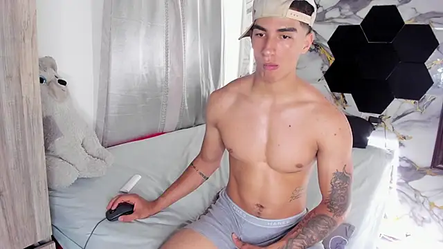 Goldendesirexx__ 网络视讯表演