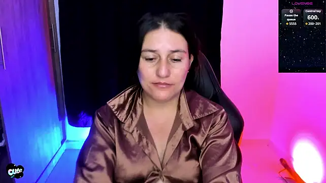 Saskyaa's Live XXX Chat