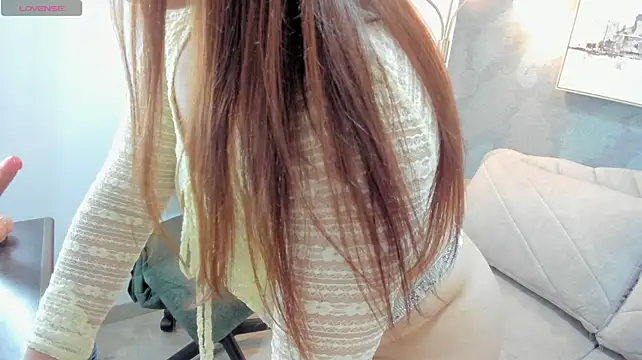 Lucia_Valenden Chat XXX live