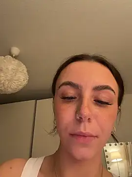 Cherry-Bean live XXX chat