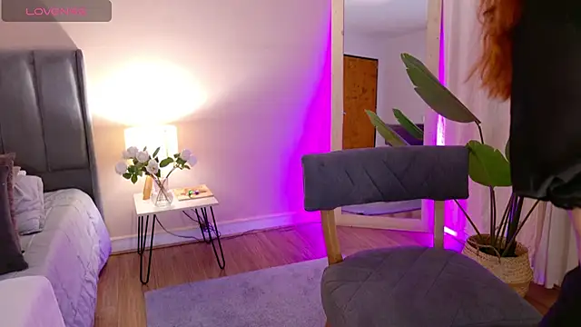 Naomi__24 Chat XXX live