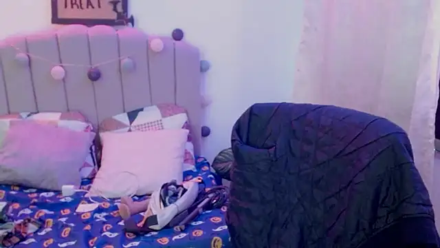 Victoria-Moon Chat XXX live
