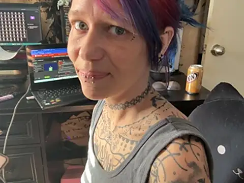 Toxlyn Adlı Modelin Canlı XXX Sohbeti
