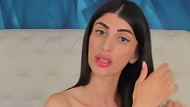 SkinnyDolly Chat XXX live