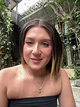 IsabelleMilan Chat XXX live