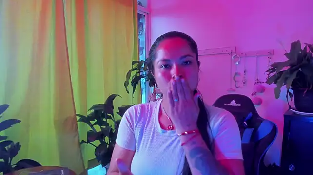 scarlet-kennedy98 现场XXX聊天