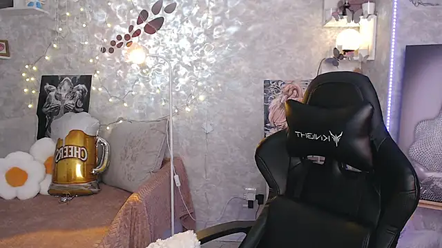 NickyAdamidi Chat XXX live