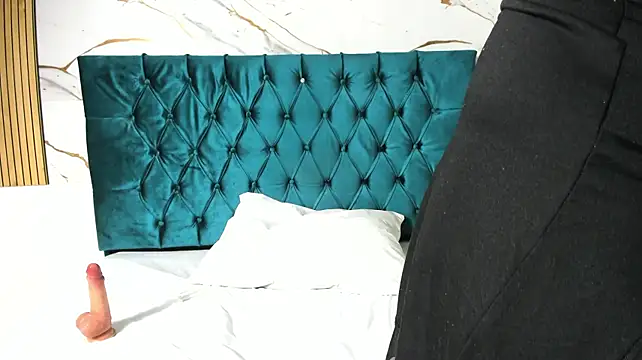 Nikki_Bloom69 élő XXX-chatje