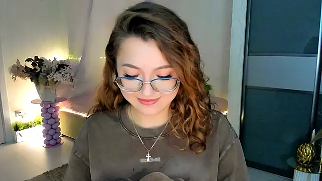 SereneFlame Chat XXX live